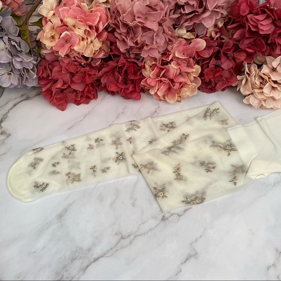 Sheer White Seamless Pantyhose with Delicate White Flowers and Green Leaves - Picture 8 of 16